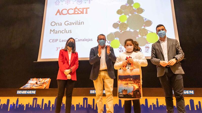 Benidorm entrega los premios del XIII Concurso Escolar de Postales Navideñas al alumnado de Infantil y Primaria