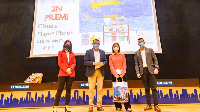 Benidorm entrega los premios del XIII Concurso Escolar de Postales Navideñas al alumnado de Infantil y Primaria
