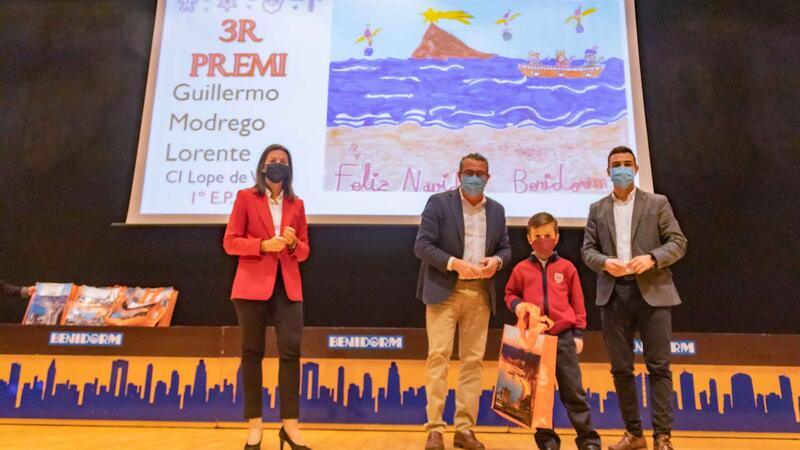 Benidorm entrega los premios del XIII Concurso Escolar de Postales Navideñas al alumnado de Infantil y Primaria