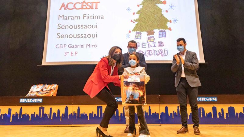 Benidorm entrega los premios del XIII Concurso Escolar de Postales Navideñas al alumnado de Infantil y Primaria