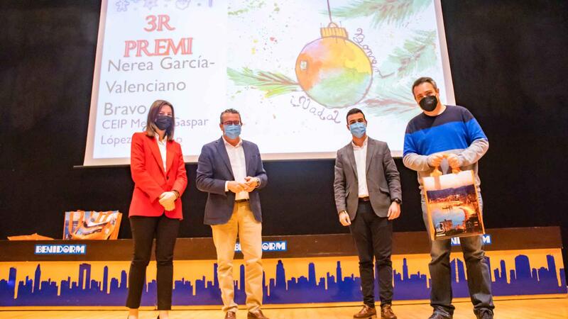 Benidorm entrega los premios del XIII Concurso Escolar de Postales Navideñas al alumnado de Infantil y Primaria