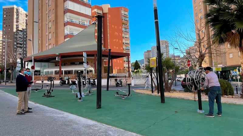 Benidorm «suma» una nueva zona biosaludable en la calle Esperanto