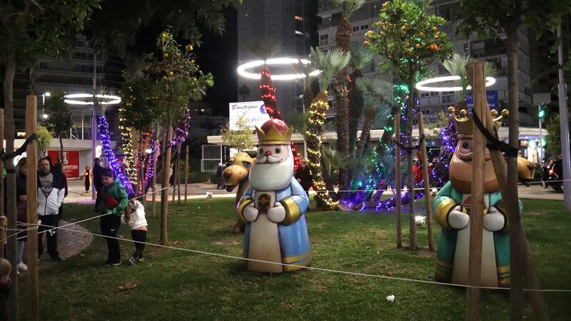 Benidorm inicia Nadal amb Beninadal des de la plaça de Ses Majestats els Reis d