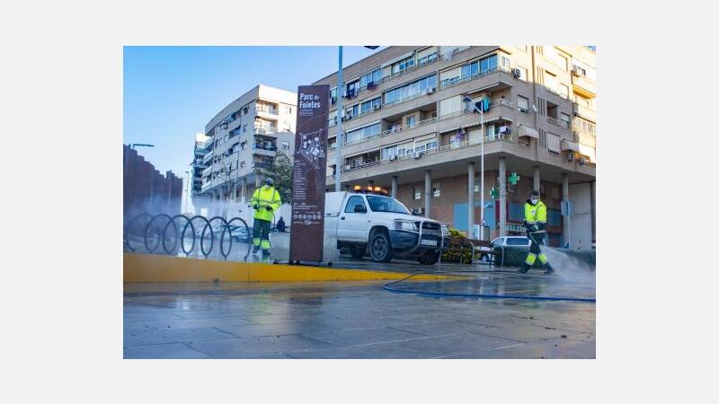 Nueva campaña de limpieza y desinfección extraordinaria en todos los barrios de Benidorm