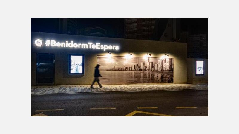 El Benidorm moderno y el del recuerdo se dan cita en el nuevo “Espai d’Art Urbà Hispanitat”