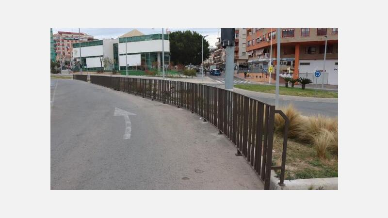 El mercadillo de Foietes estrena valla y mejora la accesibilidad