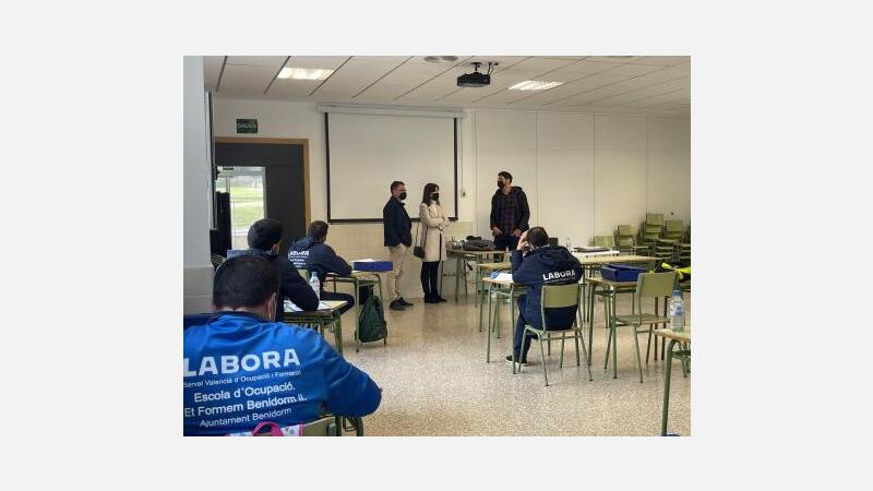 Personal del Taller de Empleo ‘Benidorm IX’ actúa en la mejora de accesibilidad de la parte alta del Rincón