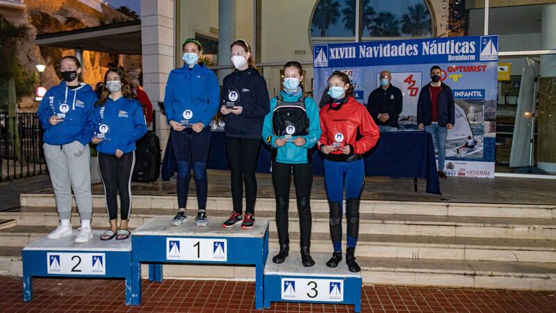 Competició de vela lleugera en el Nadal Nàutic de Benidorm