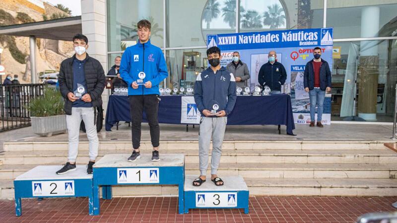 Competició de vela lleugera en el Nadal Nàutic de Benidorm