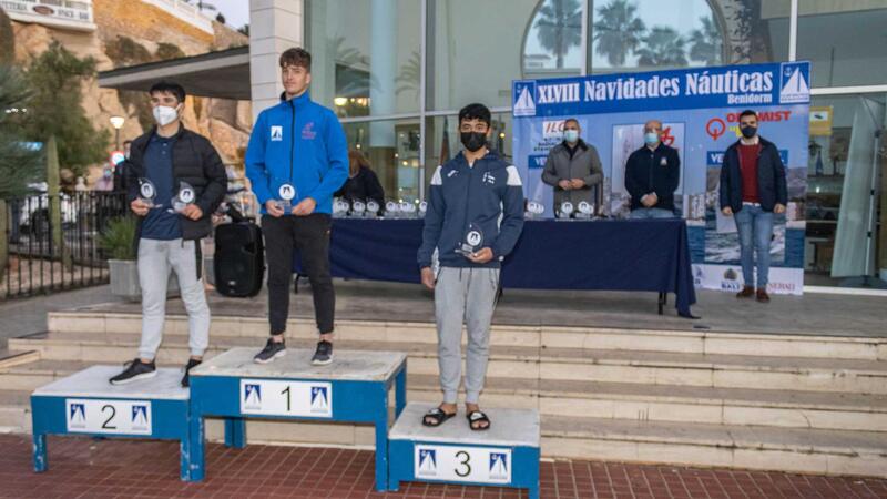 Competició de vela lleugera en el Nadal Nàutic de Benidorm