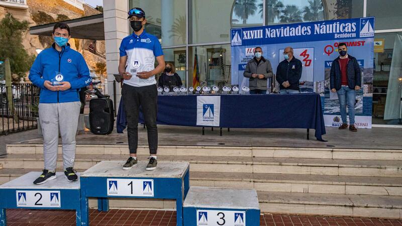 Competició de vela lleugera en el Nadal Nàutic de Benidorm