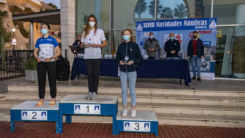 Competició de vela lleugera en el Nadal Nàutic de Benidorm