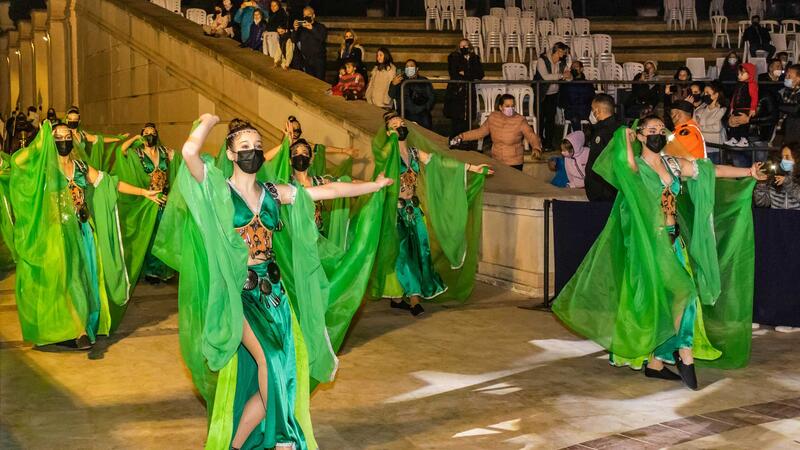 Thousands of children waited patiently for the visit of the Magi to Benidorm