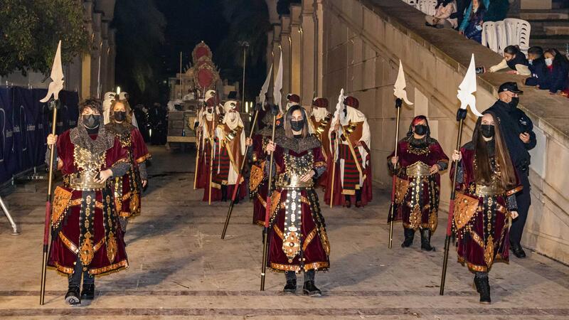 Thousands of children waited patiently for the visit of the Magi to Benidorm