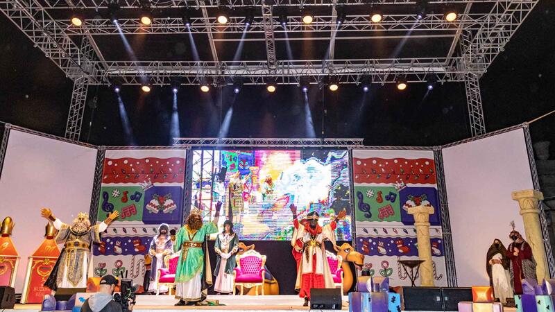 Thousands of children waited patiently for the visit of the Magi to Benidorm