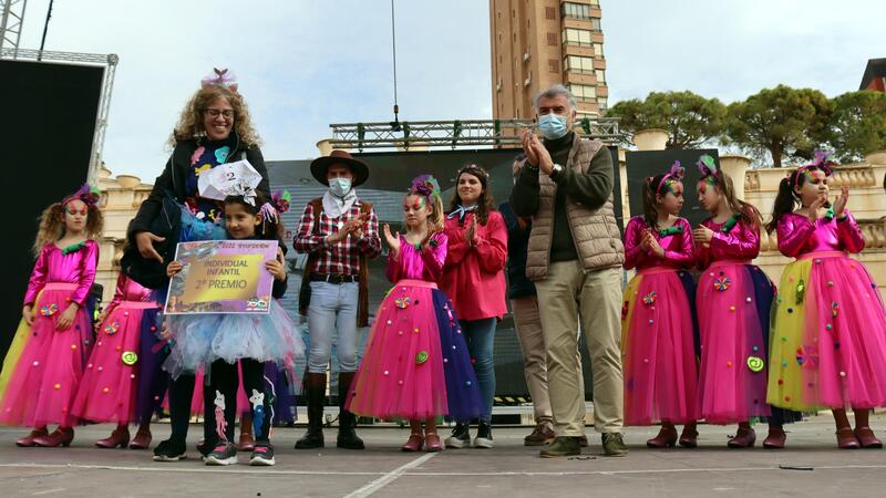 Els més xicotets de Benidorm es bolquen amb el Carnestoltes Infantil