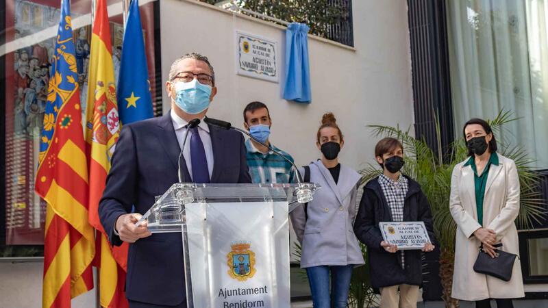 Benidorm dedica un carrer a l