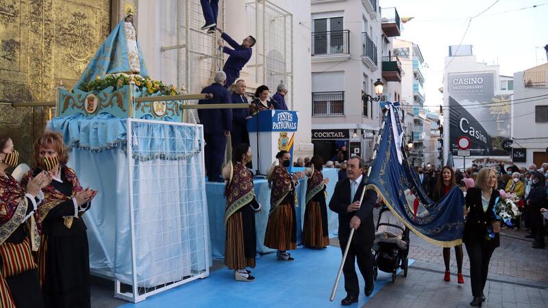 Benidorm ofrenda a su patrona en el 282 aniversario de su llegada