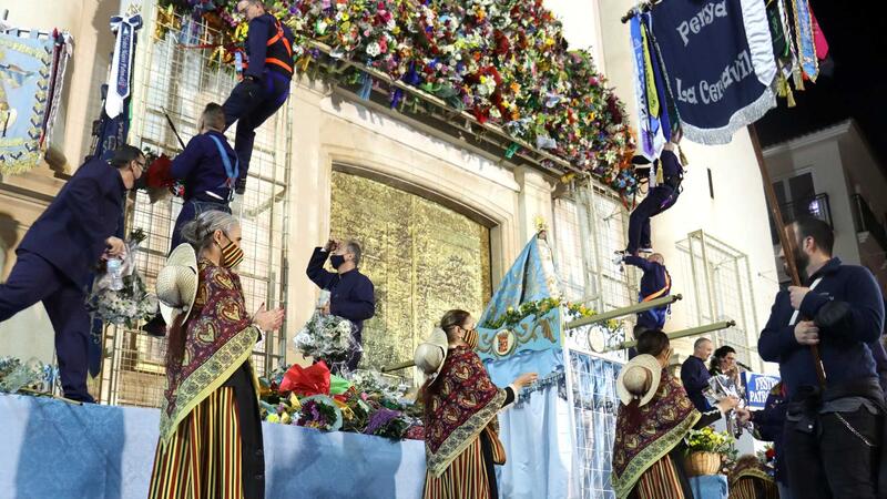 Benidorm ofrenda a su patrona en el 282 aniversario de su llegada