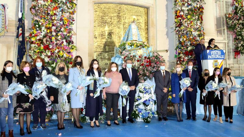 Benidorm ofrenda a su patrona en el 282 aniversario de su llegada