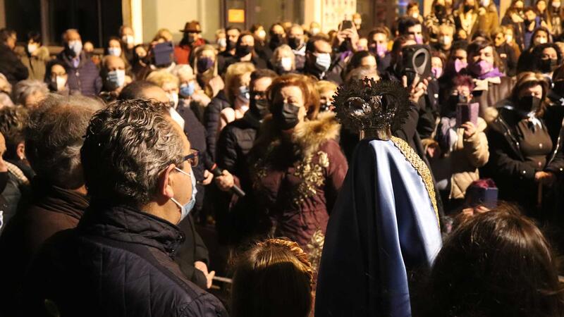 Centenares de benidormenses recuerdan al alba la llegada de la patrona hace 282 años