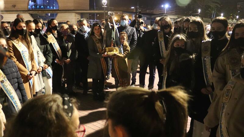 Centenares de benidormenses recuerdan al alba la llegada de la patrona hace 282 años