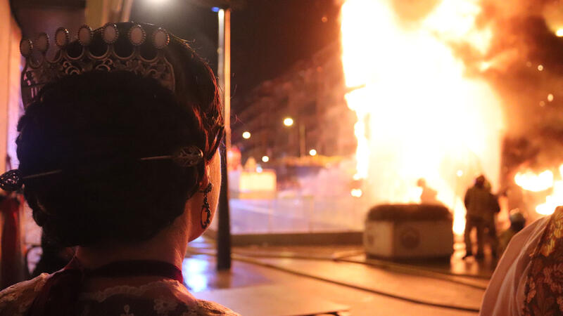 La Cremà posa el punt final a unes Falles de Benidorm que s