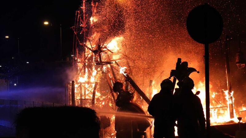 La Cremà posa el punt final a unes Falles de Benidorm que s