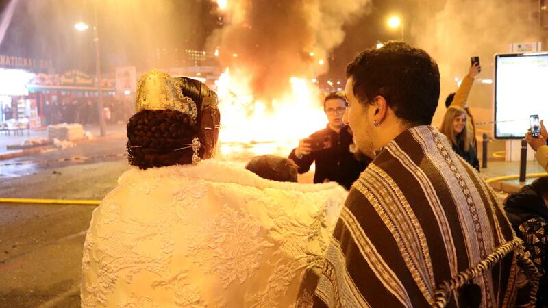La Cremà posa el punt final a unes Falles de Benidorm que s