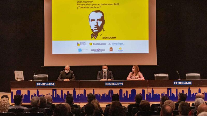 El turisme i Benidorm davant la crisi econòmica i la guerra