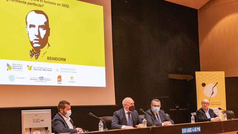 El turisme i Benidorm davant la crisi econòmica i la guerra