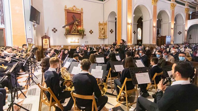 Concierto de marchas procesionales de la Banda Juvenil de la Unió Musical de Benidorm 