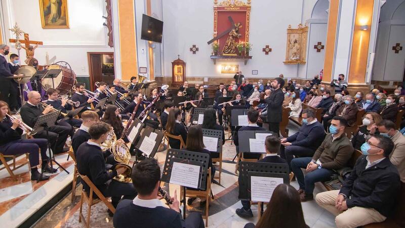 Concierto de marchas procesionales de la Banda Juvenil de la Unió Musical de Benidorm 