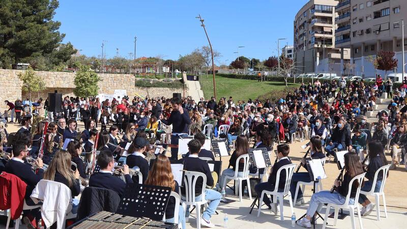 Soundtracks, urban dance, jazz and magic come together in a solidarity event in favor of the Animal Shelter