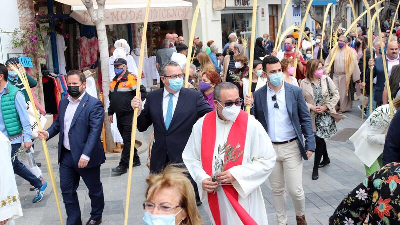 Centenars de veïns i turistes celebren a Benidorm la tradicional 