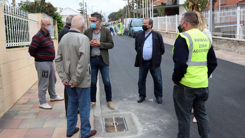 Benidorm implanta la plataforma única al carrer Perú per a millorar l