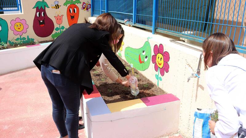 El col·legi Miguel Hernández inaugura un hort escolar atés pels alumnes d