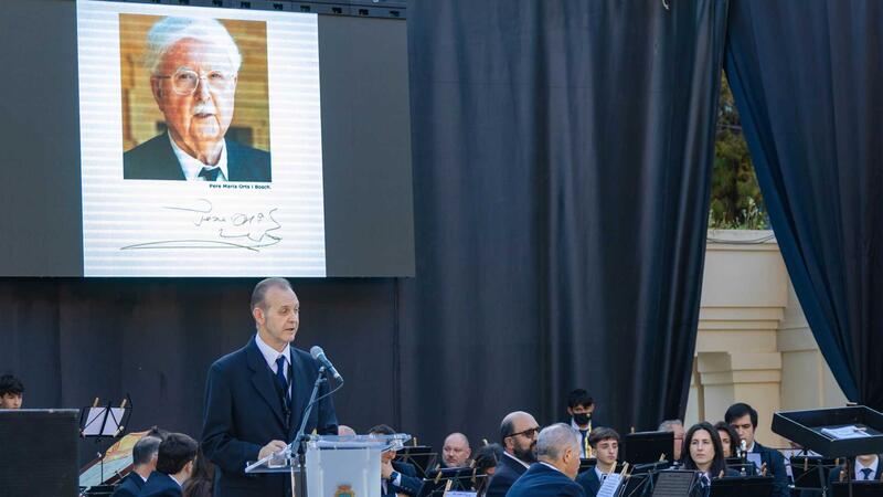 Homenaje a Pere Maria Orts i Bosch de la SM l’Illa de Benidorm en su centenario