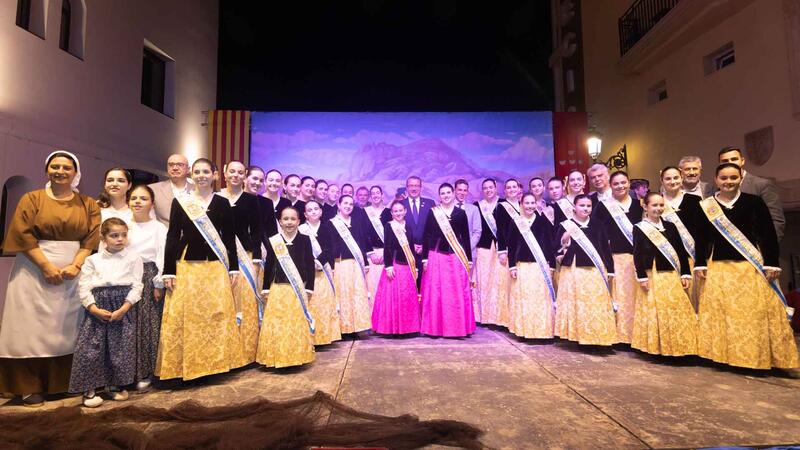 Benidorm claims its roots with the representation of the granting of the Town Charter