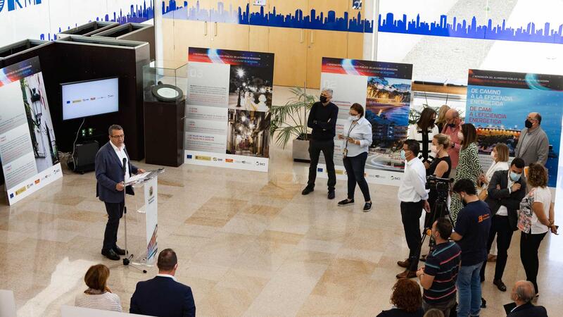 Benidorm renews 2,700 points of light in the central area to improve the energy efficiency of its public lighting
