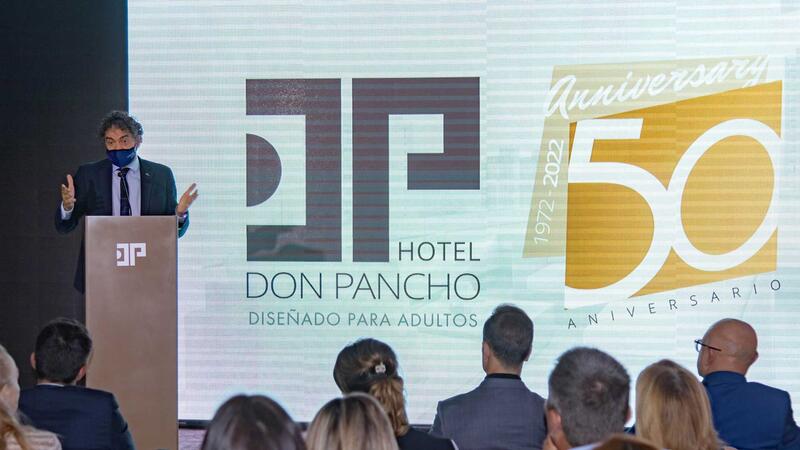 Toni Pérez felicita al Hotel Don Pancho por su 50 Aniversario