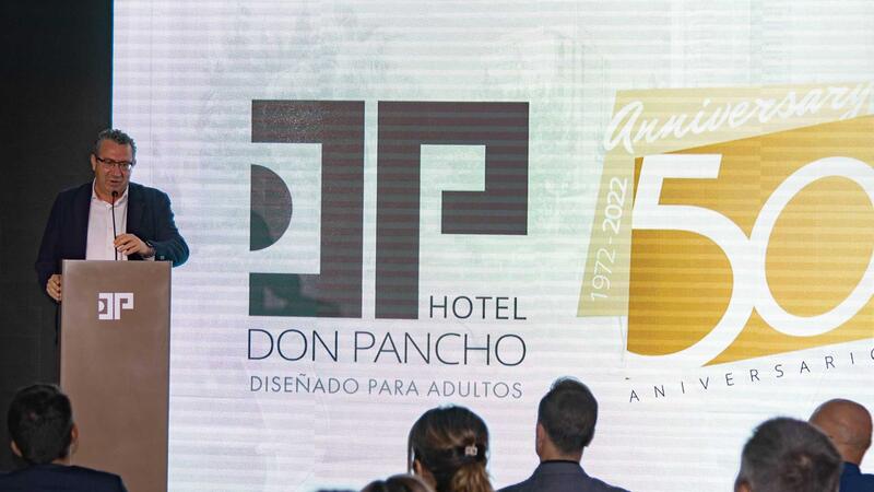 Toni Pérez felicita al Hotel Don Pancho por su 50 Aniversario
