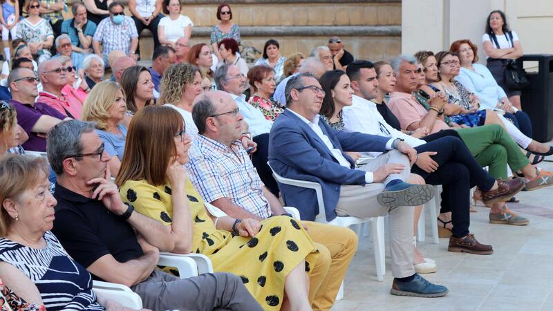 La banda sinfónica de la Unión Musical de Benidorm homenajea a su ex presidente Jaime Jesús Pérez Linares
