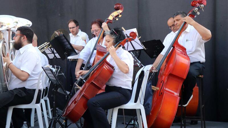 La banda sinfónica de la Unión Musical de Benidorm homenajea a su ex presidente Jaime Jesús Pérez Linares