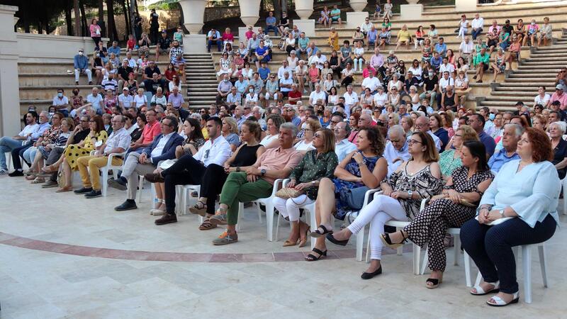 La banda sinfónica de la Unión Musical de Benidorm homenajea a su ex presidente Jaime Jesús Pérez Linares