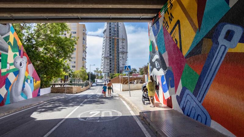 Un mural en la Cala de Benidorm per a protegir el Medi Ambient
