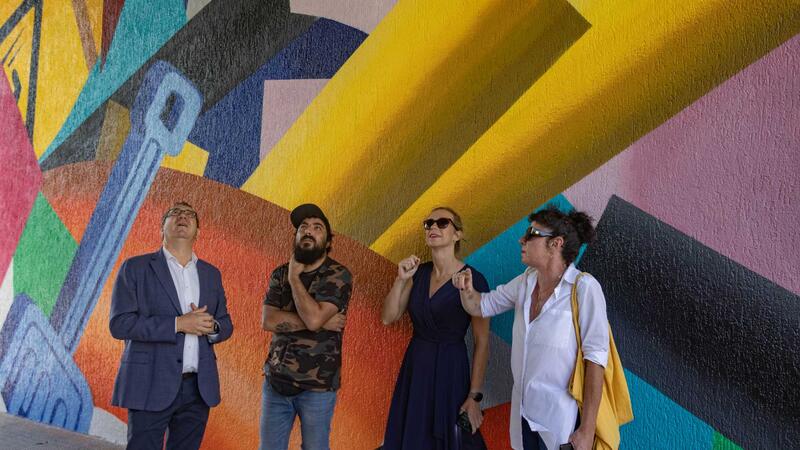 Un mural en la Cala de Benidorm per a protegir el Medi Ambient