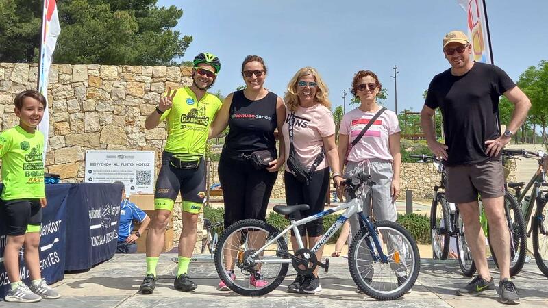 Más de medio millar de personas celebran en Benidorm el ‘Día de la Bicicleta para todos’