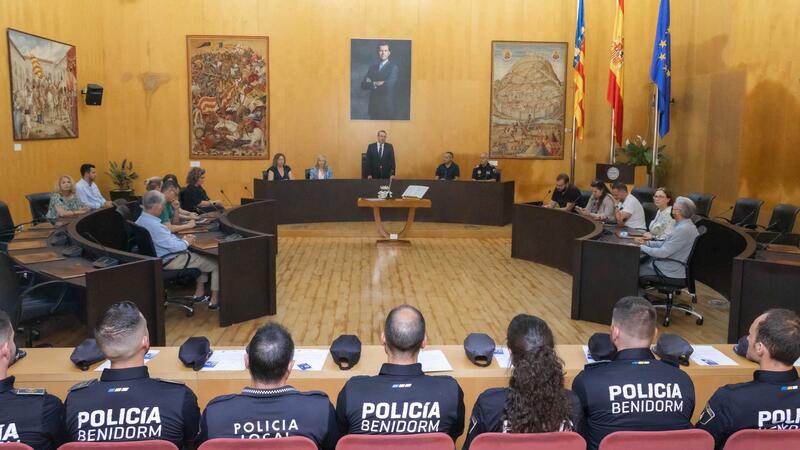 Benidorm incorpora 12 nous agents interins a la Policia Local