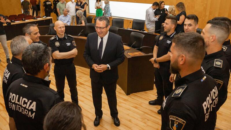 Benidorm incorpora 12 nous agents interins a la Policia Local